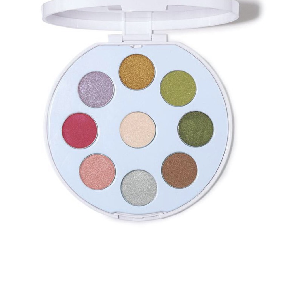 Avon Iconic Eye Shadow Eye Palette